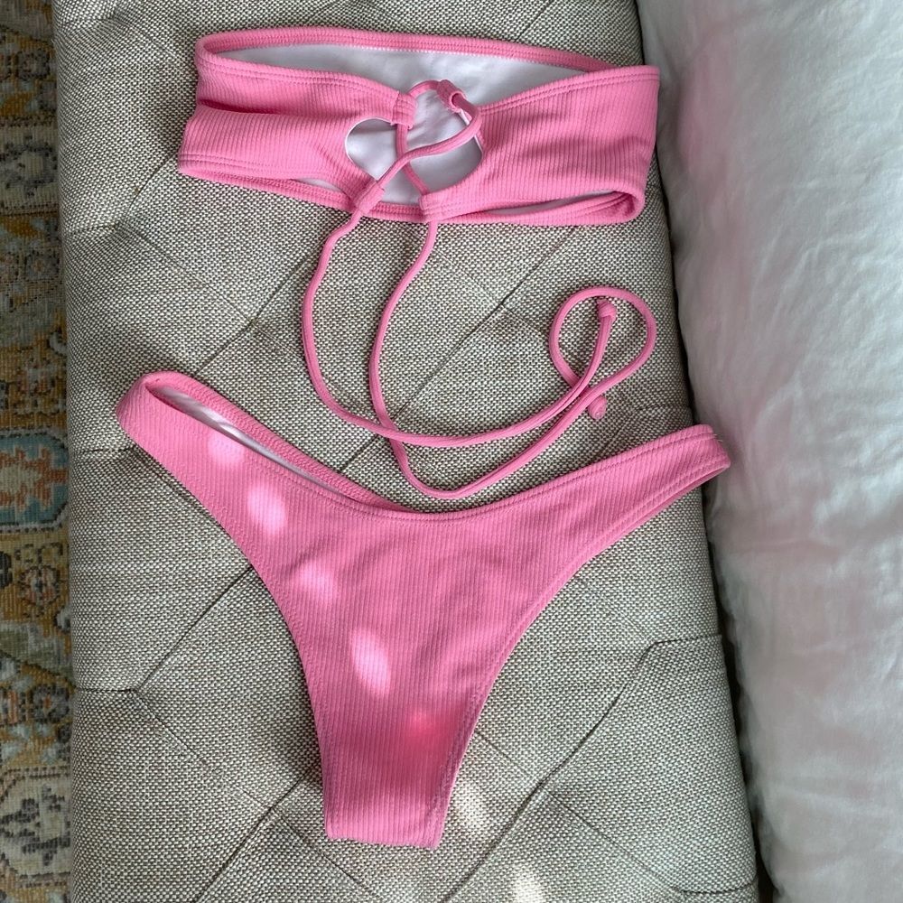 Woman’s pink bikini 👙 size small